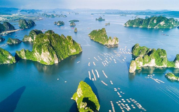 THE BEAUTY OF HALONG BAY: THE HERITAGE CLASSIFIED BY UNESCO
