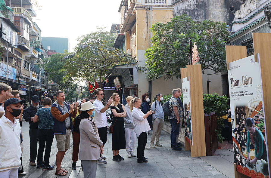 VIETNAM CURRENCY, CASH, CARD PAYMENTS & TIPPING GUIDE